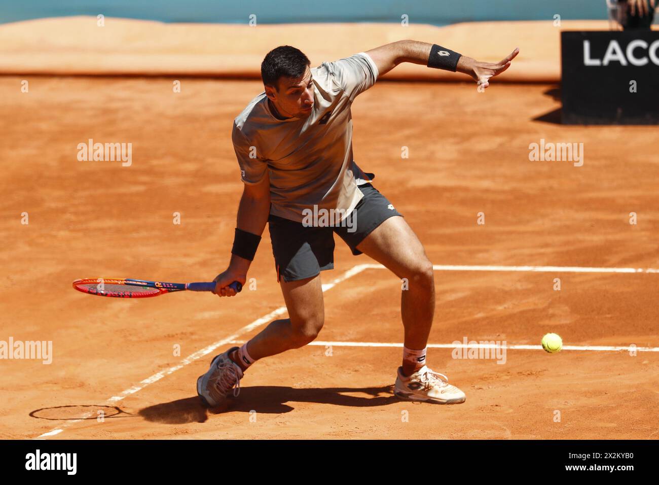 Bernabe Zatapa di Spagna in azione contro Ugo Carabelli di Argentina durante il mutua Madrid Open 2024, ATP Masters 1000 e WTA 1000, torneo di tennis il 22 aprile 2024 alla Caja Magica di Madrid, Spagna Foto Stock