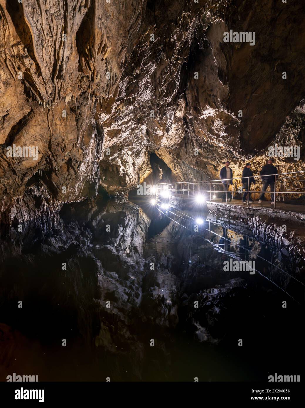 03.30.24. Aggtelek, Ungheria. La grotta della baradla è un'antica e incredibile grotta in pietra nel parco nazionale di Aggtelek, Ungheria orientale vicino al confine slovacco. Foto Stock