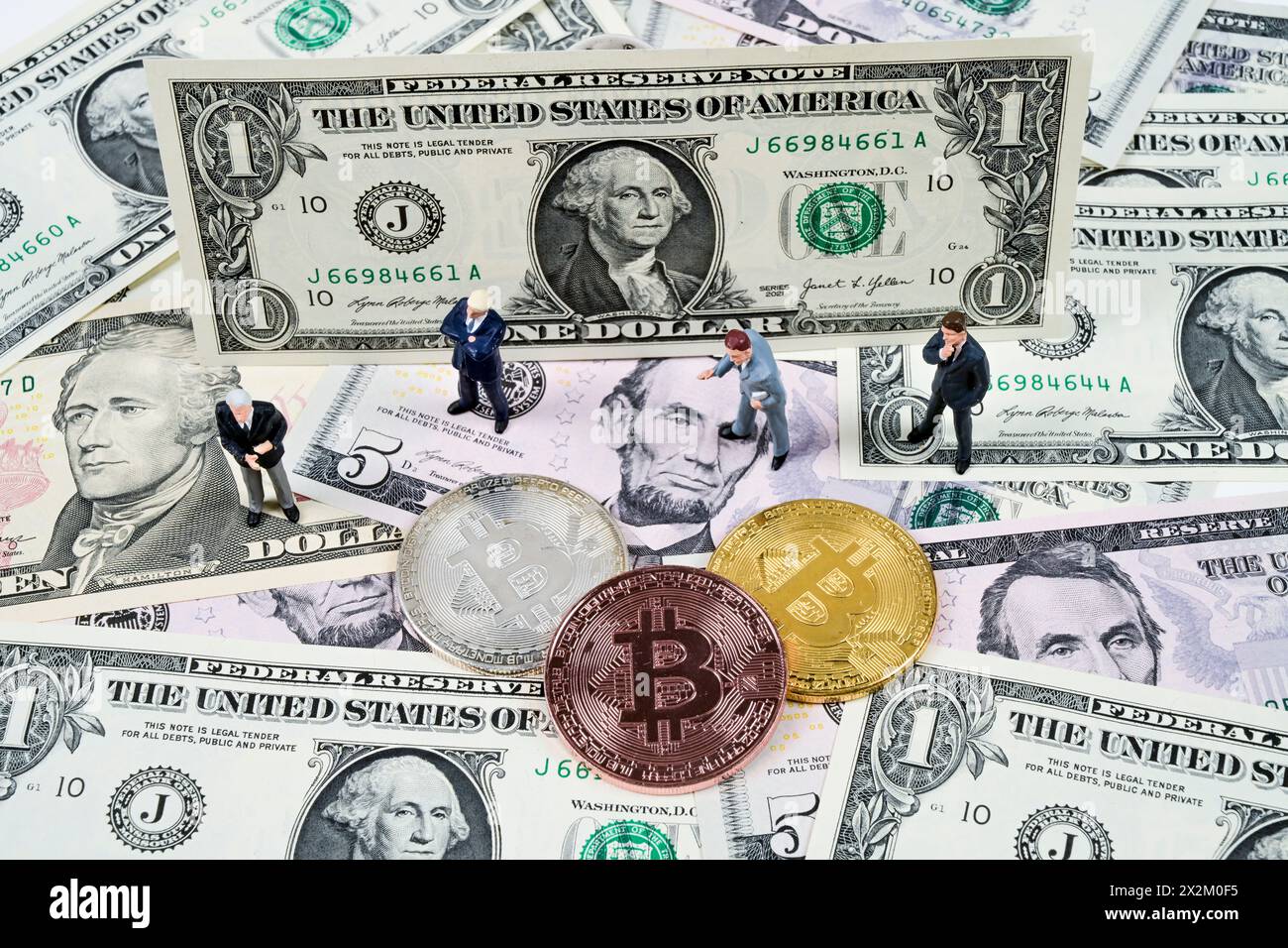 Symbolfoto Bitcoin, Krypto, Dollaro americano Foto Stock