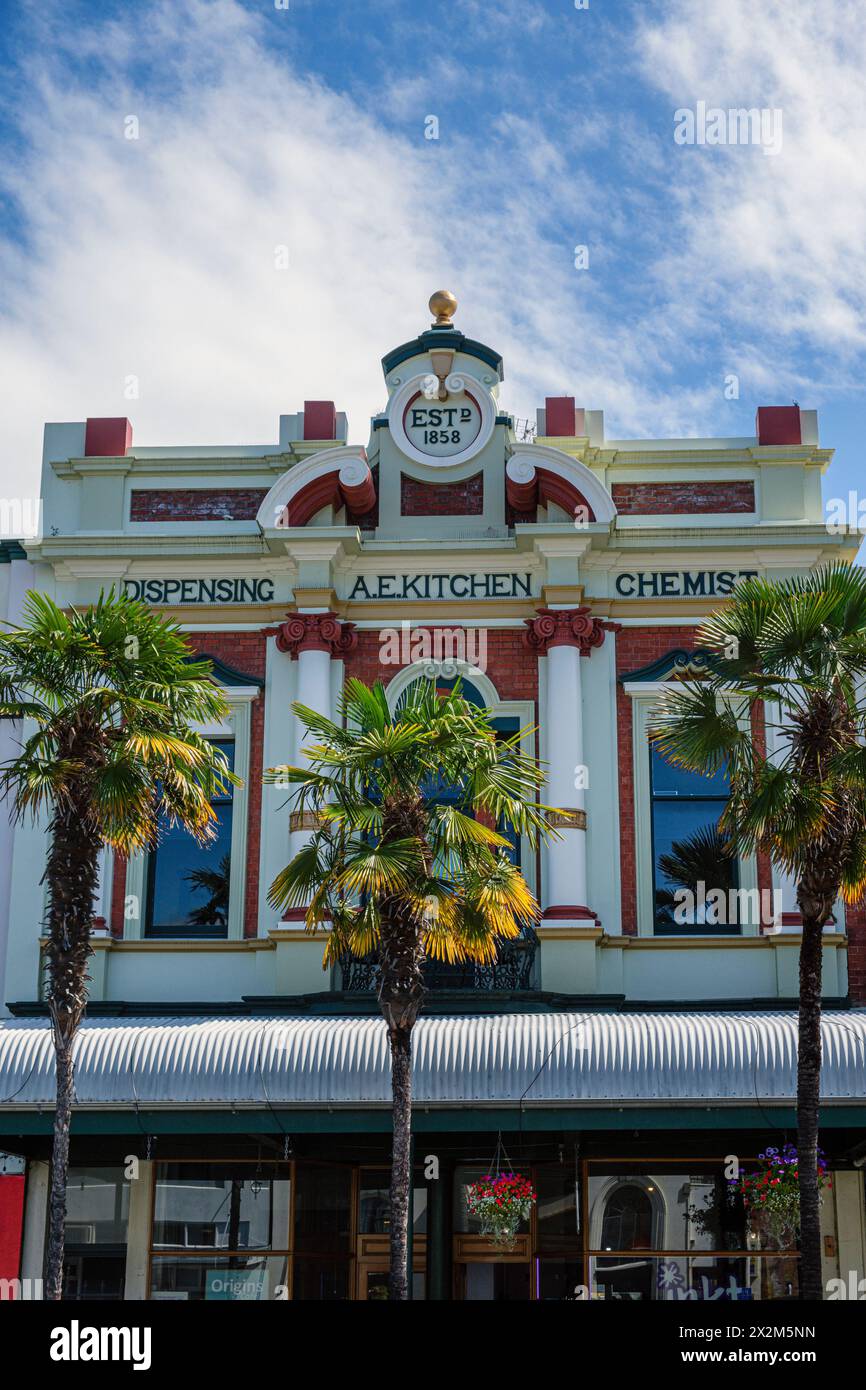 Un esempio di architettura vittoriana storica - il vecchio edificio A. E. Kitchen in Victoria Avenue, Whanganui, North Island, nuova Zelanda Foto Stock
