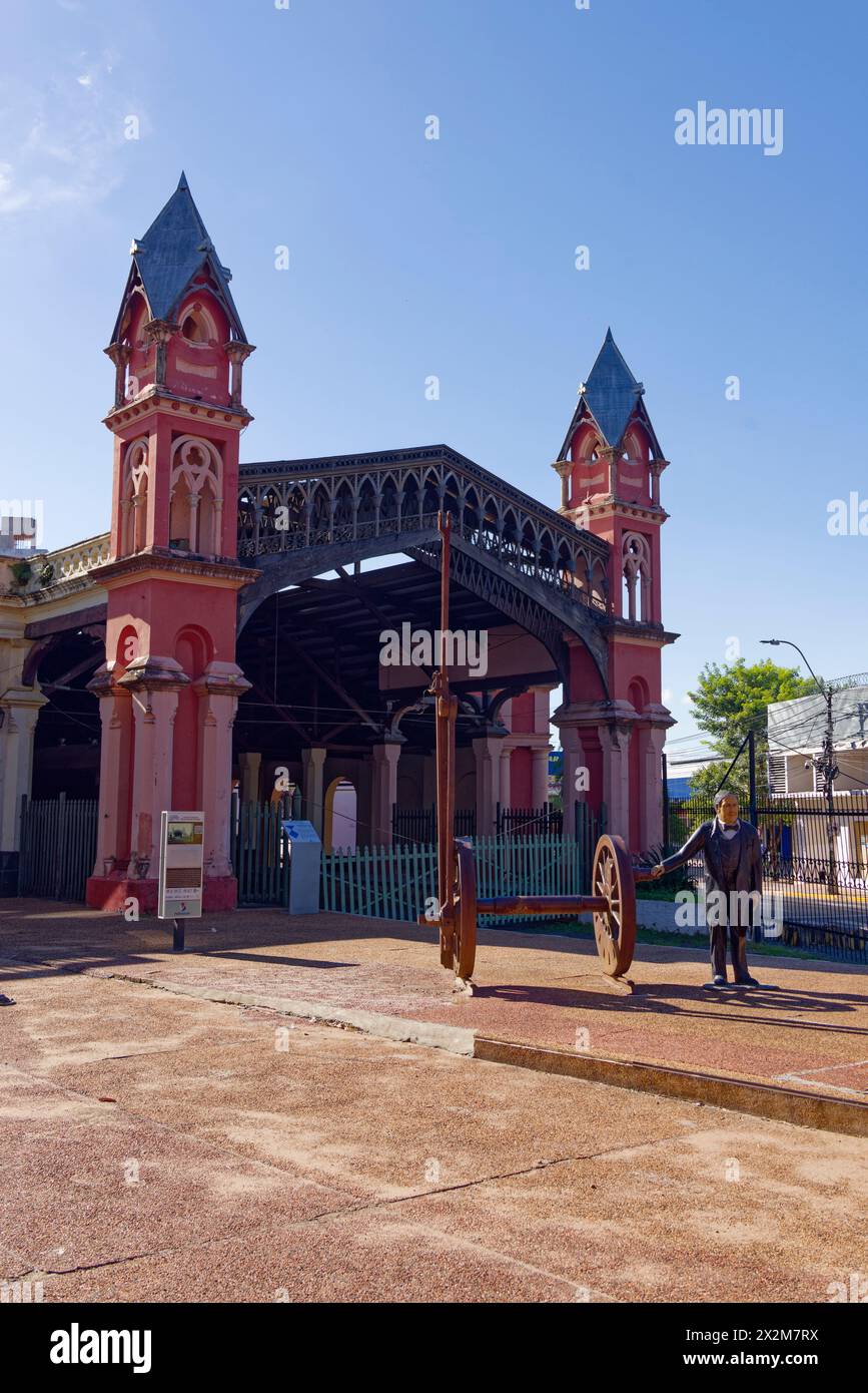 Asuncion, Paraguay. 14 gennaio 2024. La stazione centrale della linea ferroviaria Asunción-Encarnacion fu la prima in Sud America ad Asuncion, in Paraguay. Foto Stock