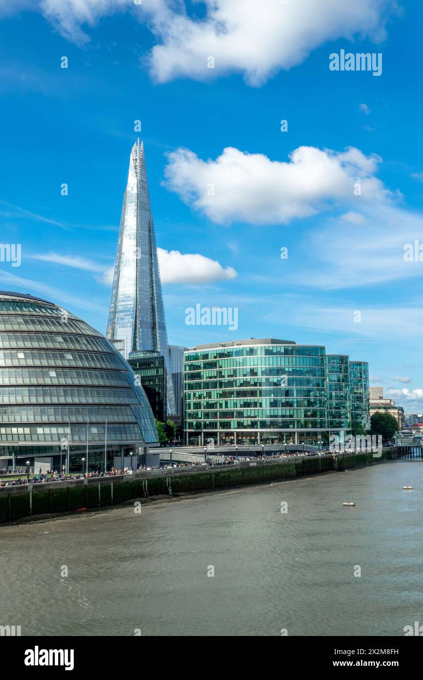 Vista dell'edificio Shard e del fiume Tamigi, il paesaggio urbano di Londra, Regno Unito Foto Stock