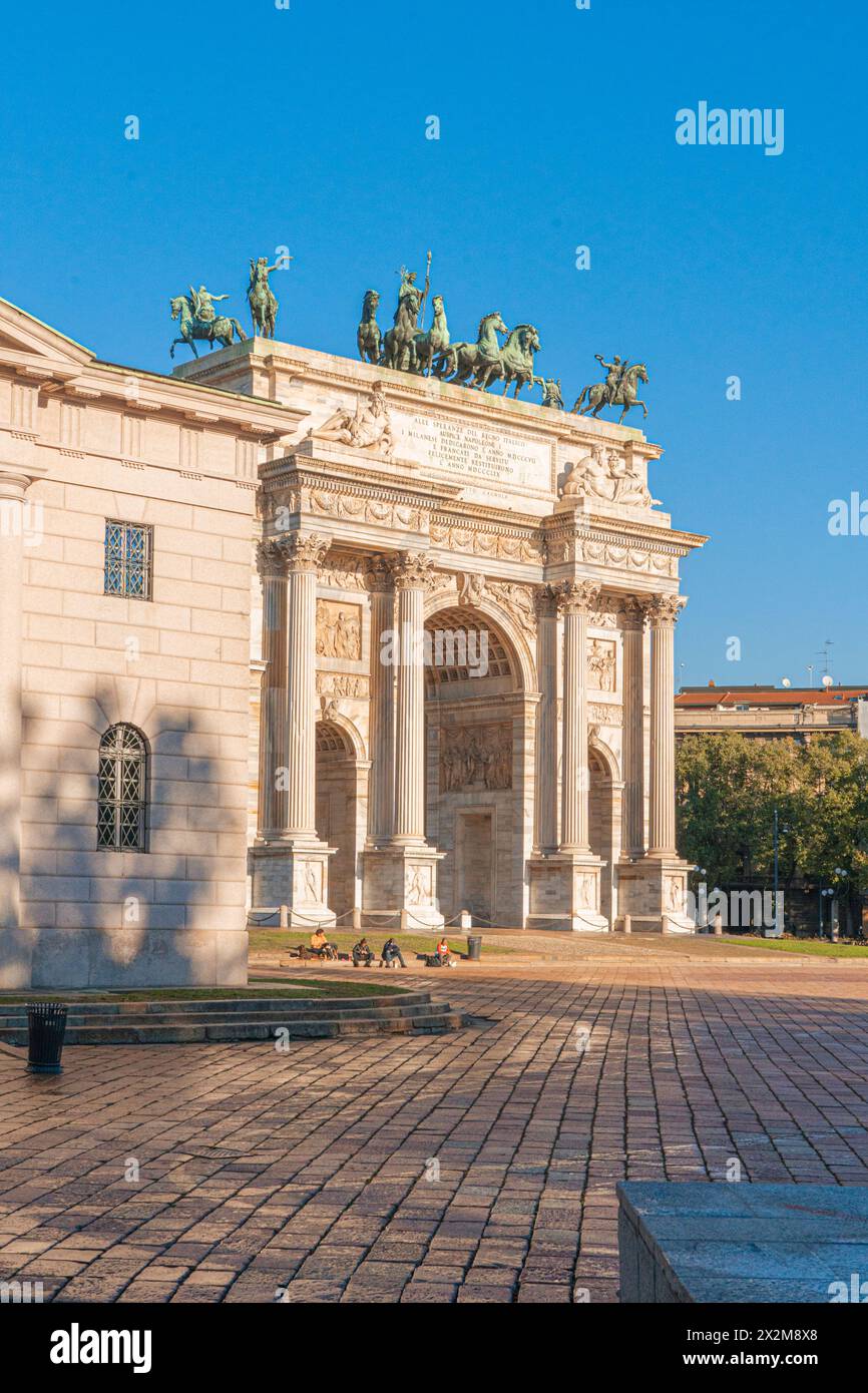 L'Arco della Pace è un arco trionfale di Milano situato all'inizio di corso Sempione. Foto Stock
