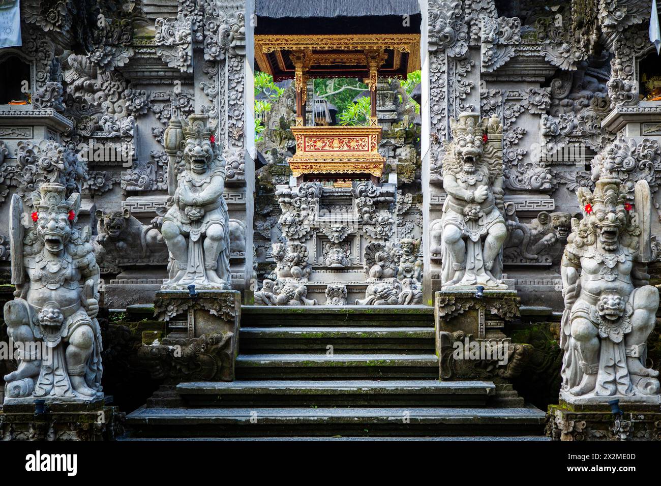 Geografia / viaggio, Indonesia, Bali, Ubud, ingresso a un tempio di montagna indù o pura, DIRITTI AGGIUNTIVI-CLEARANCE-INFO-NON-DISPONIBILE Foto Stock