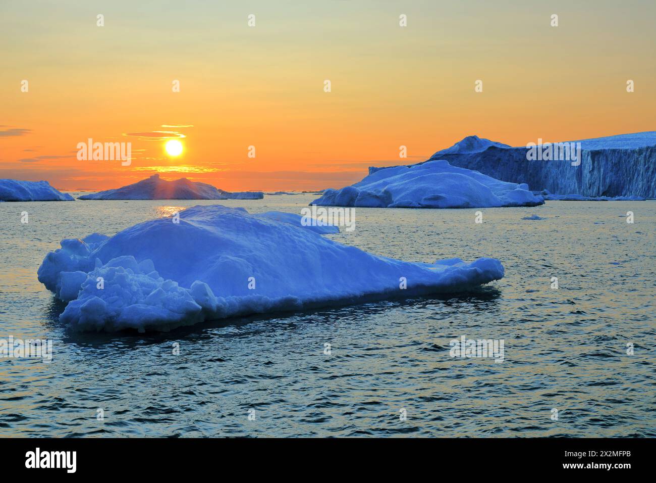 Geografia / viaggi, Groenlandia, Ilulissat District, Ilulissat, iceberg a mezzanotte di domenica, Icefjord, ULTERIORI DIRITTI-CLEARANCE-INFO-NOT-AVAILABLE Foto Stock