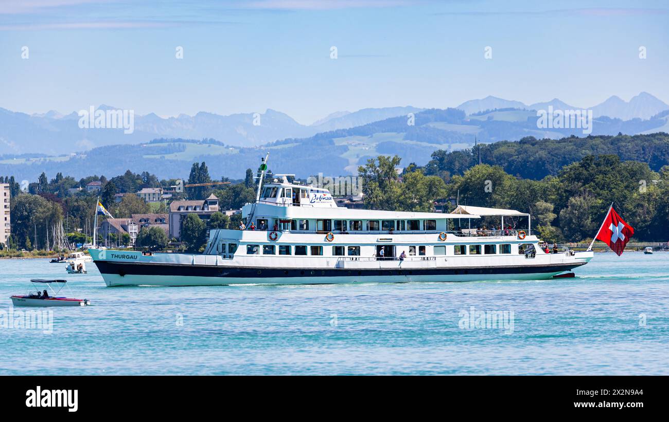 DAS Motorschiff Thurgau der Schweizerischen Bodensee Schifffahrt fährt aus dem Hafen Kreuzlingen hinaus auf den Bodensee. (Costanza, Germania, 13,0 Foto Stock