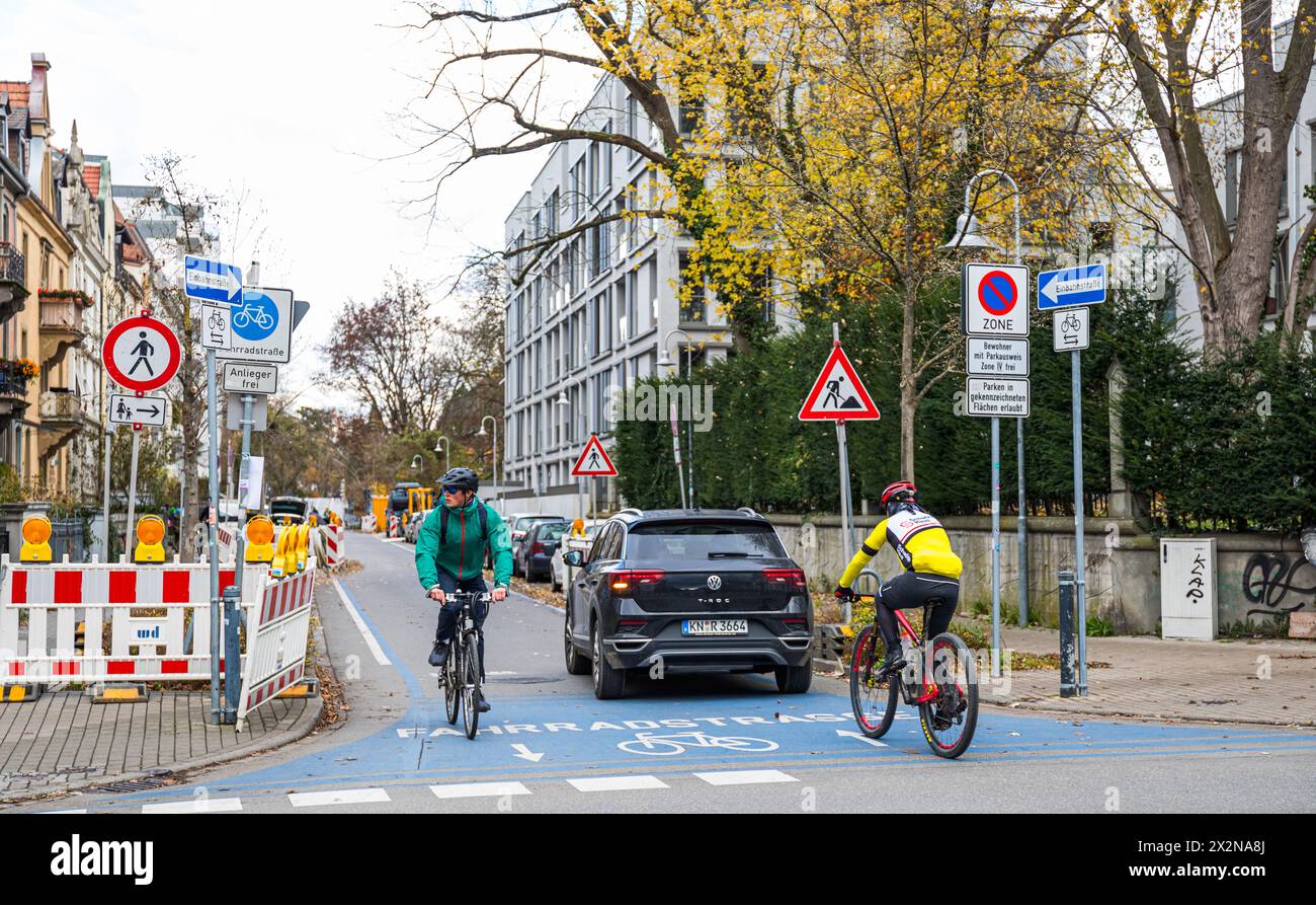 Die Fahrradstrasse in der Schottenstrasse a Costanza in Süddeutschland. (Costanza, Germania, 20.11.2022) Foto Stock