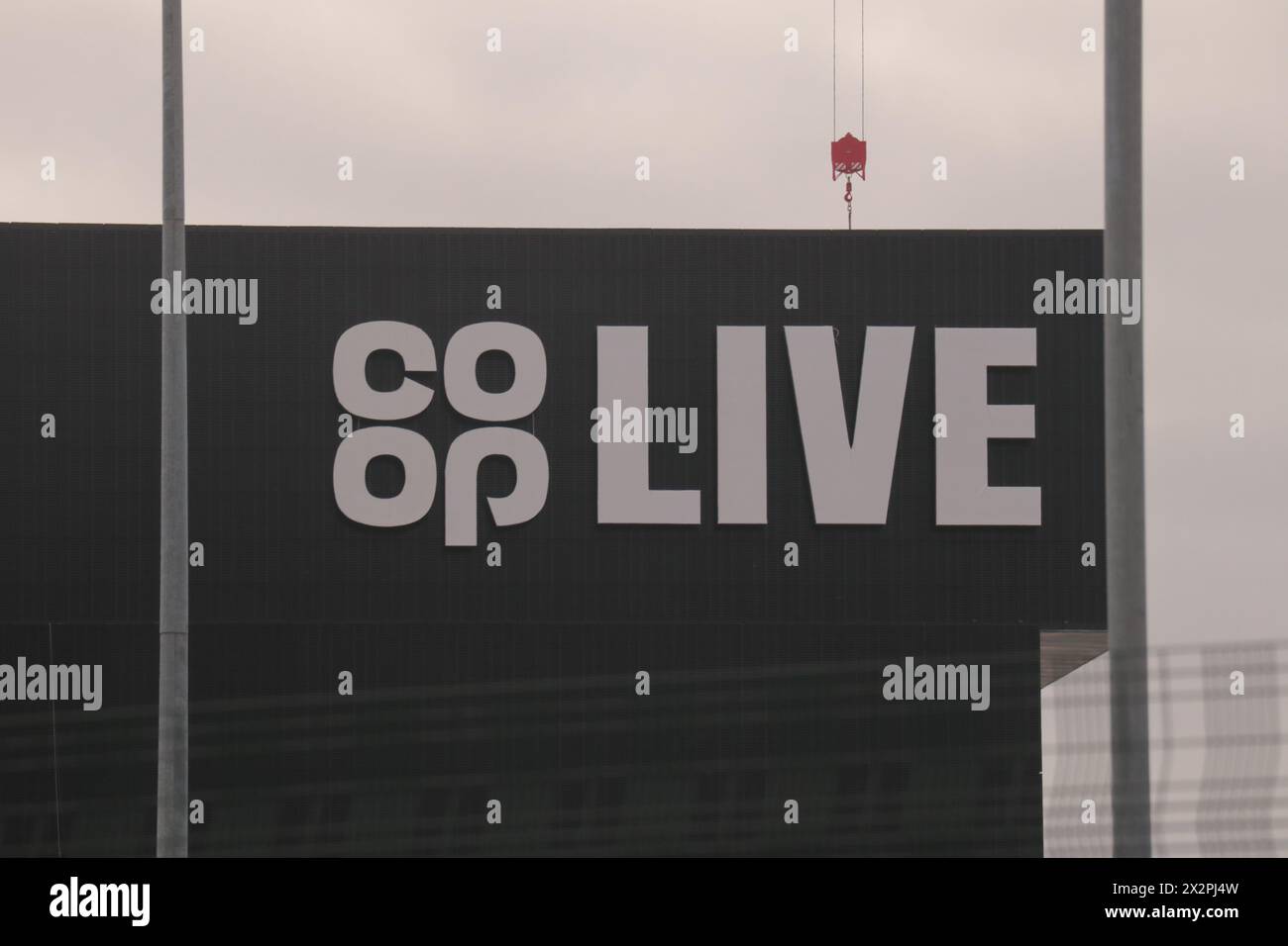 Manchester Inghilterra Regno Unito 23 aprile 2024 l'arena di intrattenimento al coperto Co Op Live. La sede avrebbe dovuto aprire ufficialmente il 24 aprile 2024, ma i ritardi nell'allestimento dei sistemi elettrici hanno ritardato l'apertura ufficiale. Peter Kay avrebbe dovuto esibirsi nella serata di apertura formale Rock Astley si è esibito con una capacità ridotta il sabato 20 aprile 2024 come parte dei processi di test il locale è visto in alcuni ambienti come controverso in quanto sarà un rivale dell'altro grande luogo di intrattenimento a Manchester, l'AO Arena, e possibilmente portarsi via da piccoli locali di musica dal vivo, è la più grande Foto Stock Manchester Inghilterra Regno Unito 23 aprile 2024 l'arena di intrattenimento al coperto Co Op Live. La sede avrebbe dovuto aprire ufficialmente il 24 aprile 2024, ma i ritardi nell'allestimento dei sistemi elettrici hanno ritardato l'apertura ufficiale. Peter Kay avrebbe dovuto esibirsi nella serata di apertura formale Rock Astley si è esibito con una capacità ridotta il sabato 20 aprile 2024 come parte dei processi di test il locale è visto in alcuni ambienti come controverso in quanto sarà un rivale dell'altro grande luogo di intrattenimento a Manchester, l'AO Arena, e possibilmente portarsi via da piccoli locali di musica dal vivo, è la più grande Foto Stock