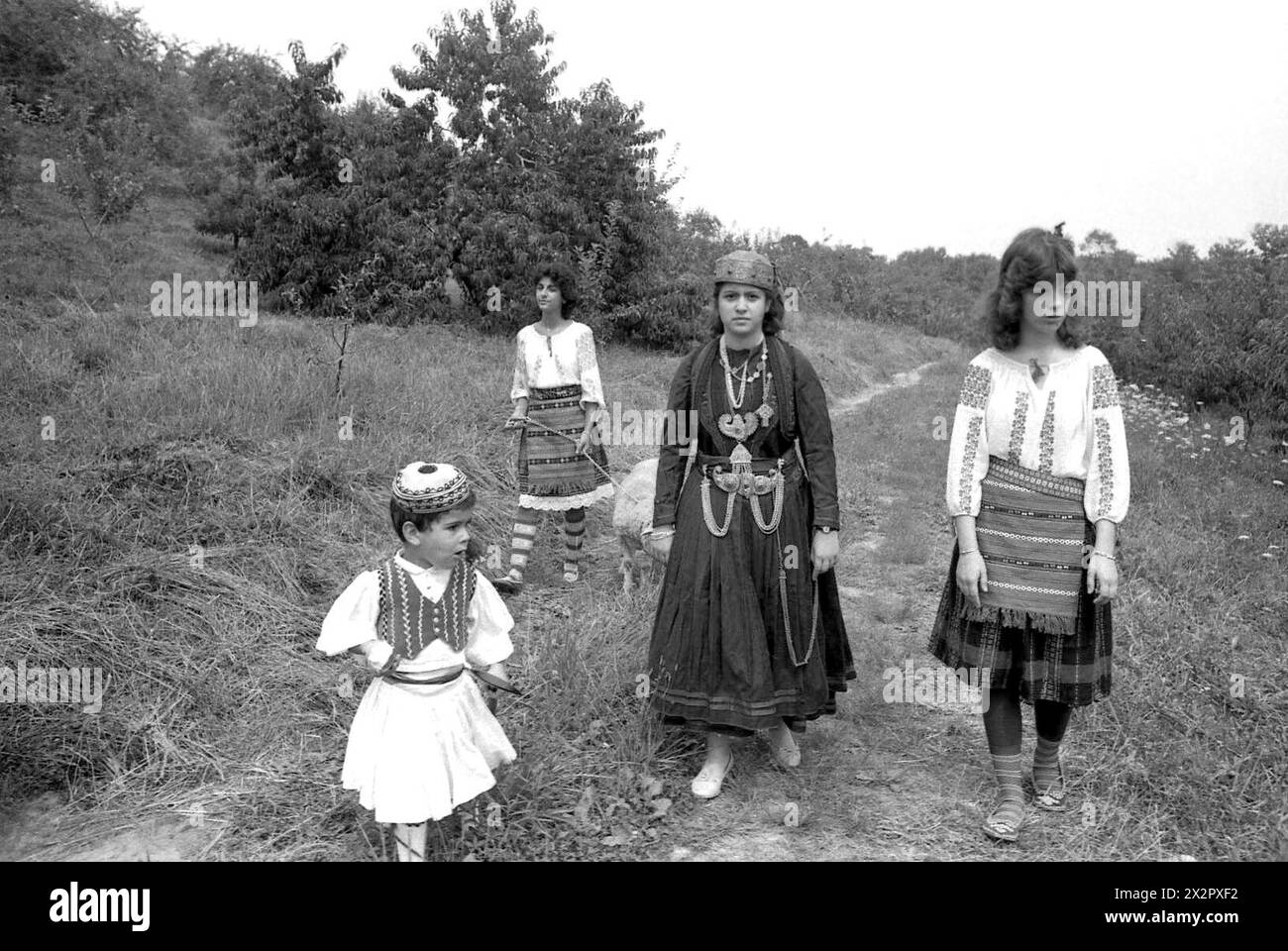 Connecticut, Stati Uniti, 1982. I macedoni indossano i loro costumi nazionali in una fiera del paese. Foto Stock