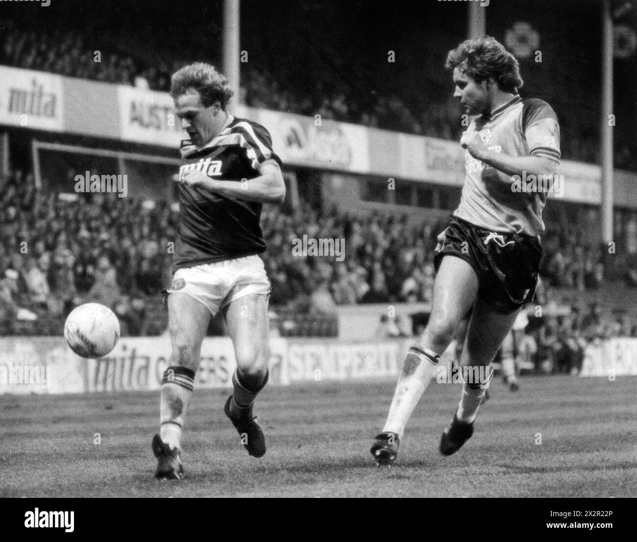 Aston Villa V Southampton, 01 febbraio 1986 Andy Gray e Kevin Bond Foto Stock