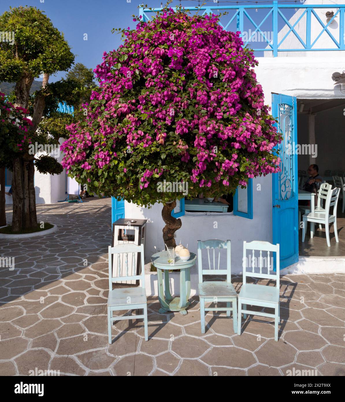 Caffè sul mare, da Nang, penisola Son tra, Vietnam. Foto Stock