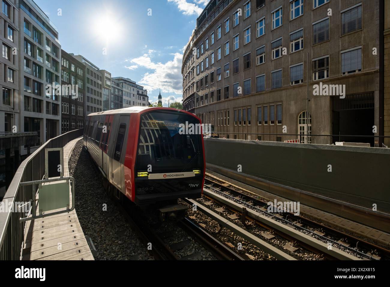 31.08.2022, Amburgo, Germania - treno sopraelevato della Hamburger Hochbahn AG. 00A220831D249CAROEX.JPG [VERSIONE MODELLO: NON APPLICABILE, PROPRIETÀ Foto Stock