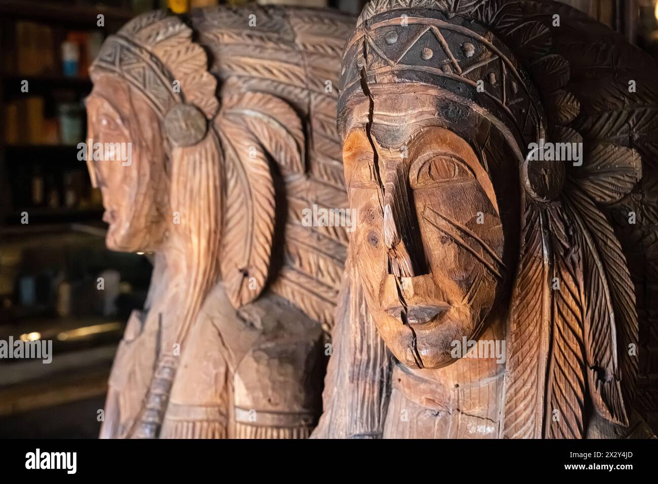 Old Sautee Store and Museum Wooden Indians a Sautee-Nacoochee vicino Helen, Georgia. (USA) Foto Stock