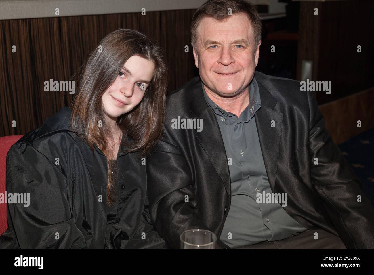 MOSCA - Mar 28: Il compositore russo Gennady Gladkov e sua figlia nel club Metropolis il 3 marzo 2012 a Mosca, Russia. Foto Stock