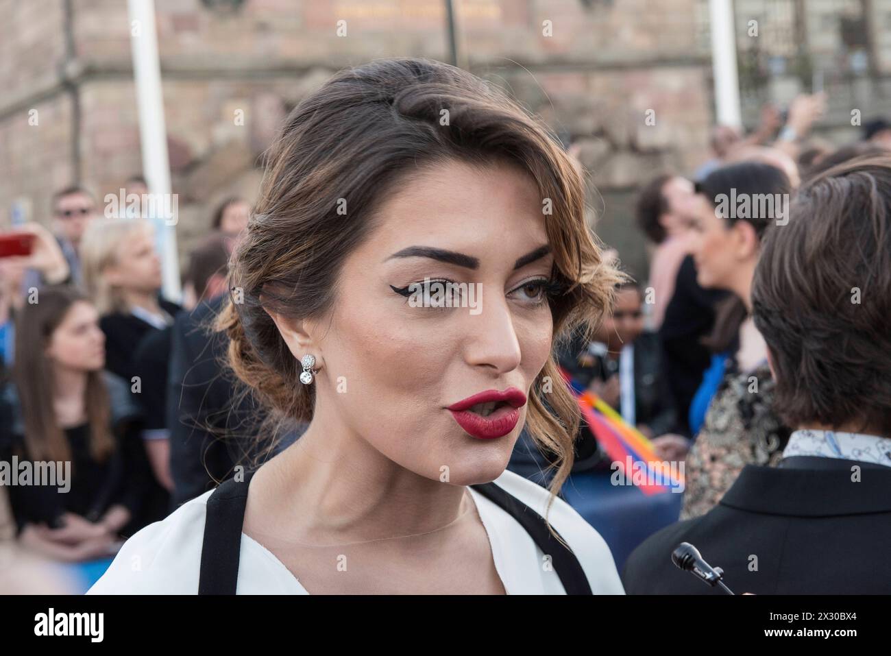 Eurovision Song Contest 2016, Stoccolma, Svezia Stoccolma, Svezia. 8 maggio. Iveta Mukuchyan dall'Armenia sul tappeto rosso per il CES 2016. Stockholm Euroclub Sweden *** Eurovision Song Contest 2016, Stoccolma, Svezia Stoccolma, Svezia 8 maggio Iveta Mukuchyan dall'Armenia sul Red carpet dell'ESC 2016 Stockholm Euroclub Sweden Foto Stock