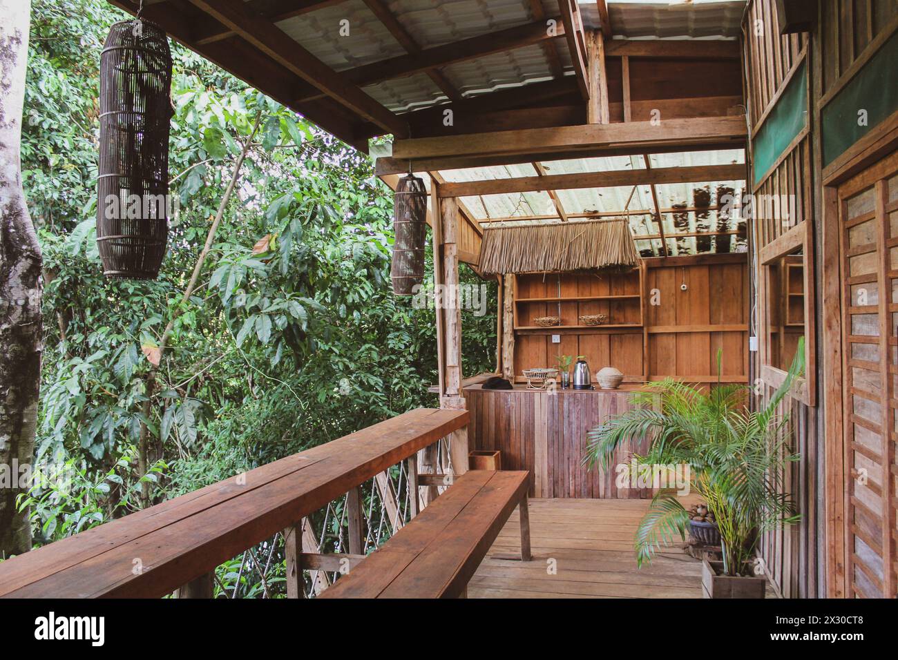 Casa in legno della foresta Foto Stock