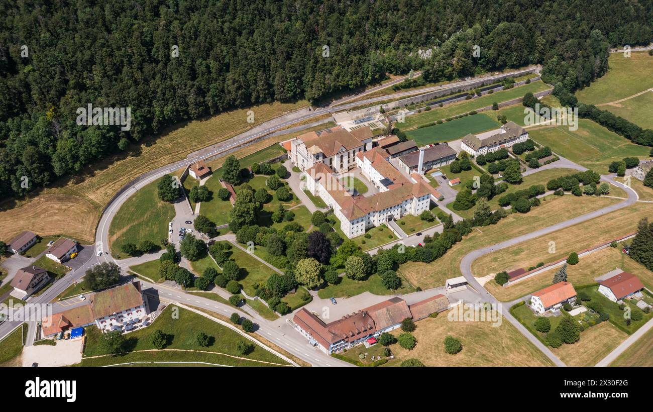 Die Abtei Bellaley liegt im Berner Jura im Nordwesten der Schweiz. Früher guerra muore einmal ein Kloster, aber auch eine Psychiatrie. (Bellelay Saicourt, Foto Stock