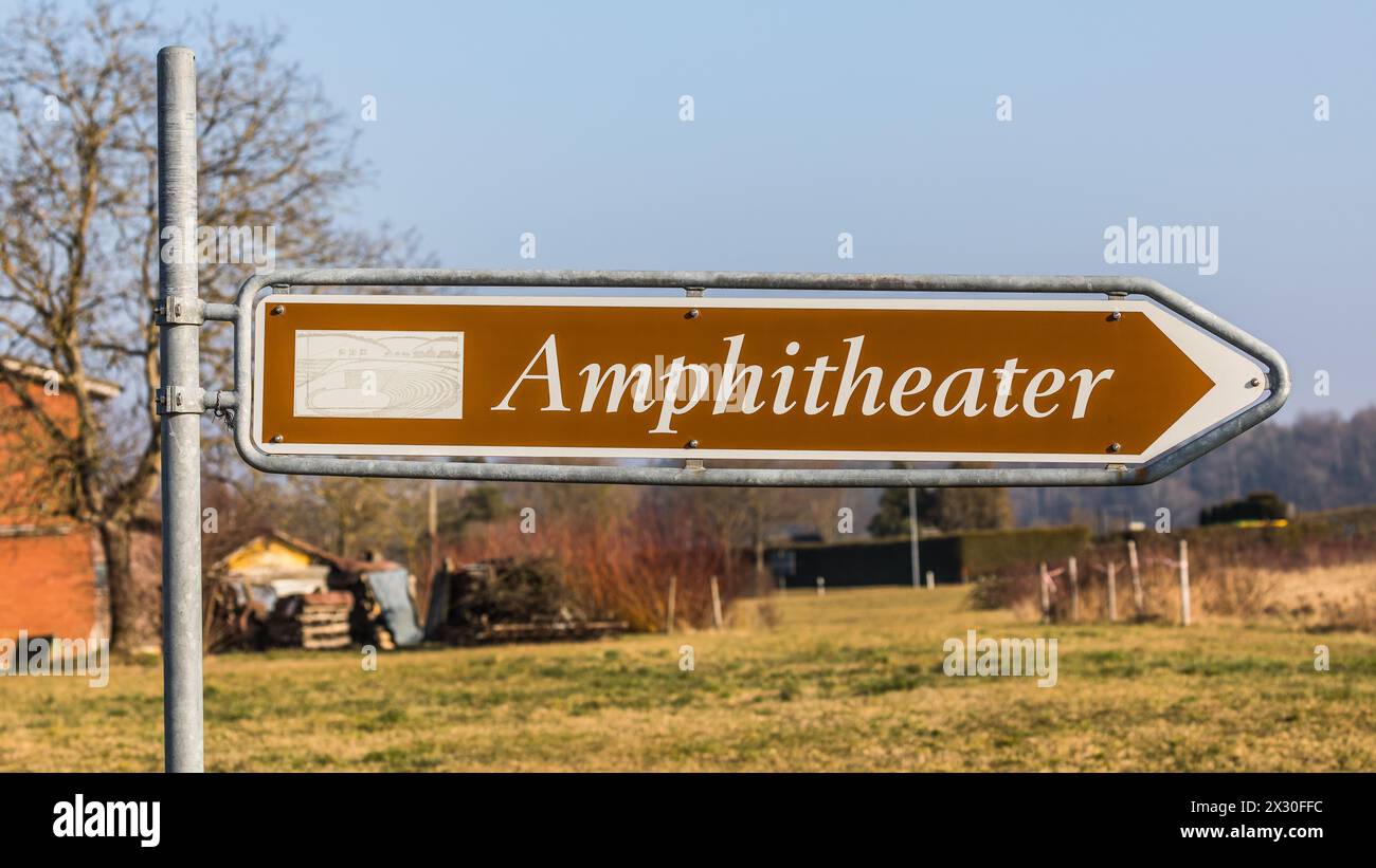 Hüntwangen, Schweiz - 25. Gennaio 2022: Die firma Holcim spendete der Gemeinde Hüntwangen ein Amphitheatre, welches für Veranstaltungen genutzt wird. Foto Stock