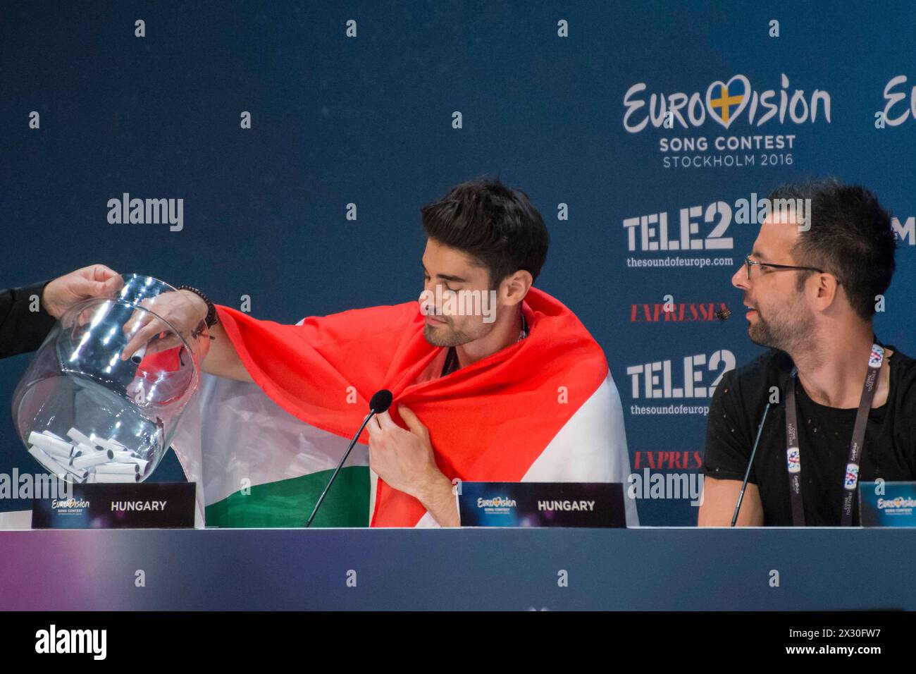 ESC 2016: Die 10 Sieger des ersten semi finales Stockholm, Schweden. 10) mai 2016. Freddie wird mit Pioneer für Ungarn ins finale einziehen. Stockholm Globe Arena Sweden *** ESC 2016 i 10 vincitori della prima semifinale Stoccolma, Svezia 10 maggio 2016 Freddie entreranno in finale per l'Ungheria con Pioneer Stockholm Globe Arena Sweden Foto Stock