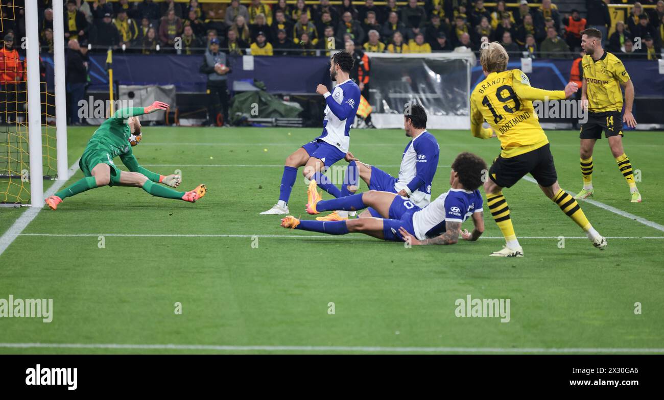 Firo : 16.04.2024, calcio, UEFA CHAMPIONS LEAGUE, stagione 2023/2024, UCL, CL, quarti di finale, ritorno partita Atletico Madrid - BVB, Borussia Dortmund - Atletico Madrid goal per 1:0 Julian Brandt BVB Foto Stock