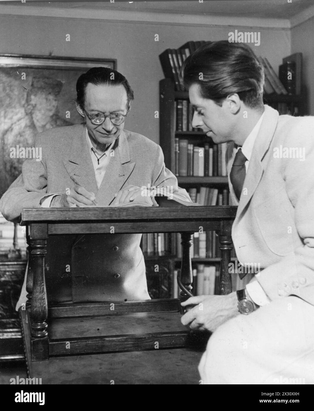 Spoerl, Alexander, 3.1.1917 - 16.10.1976, scrittore tedesco, con suo padre Henry, Rottach-Egern, 1950, ADDITIONAL-RIGHTS-CLEARANCE-INFO-NOT-AVAILABLE Foto Stock