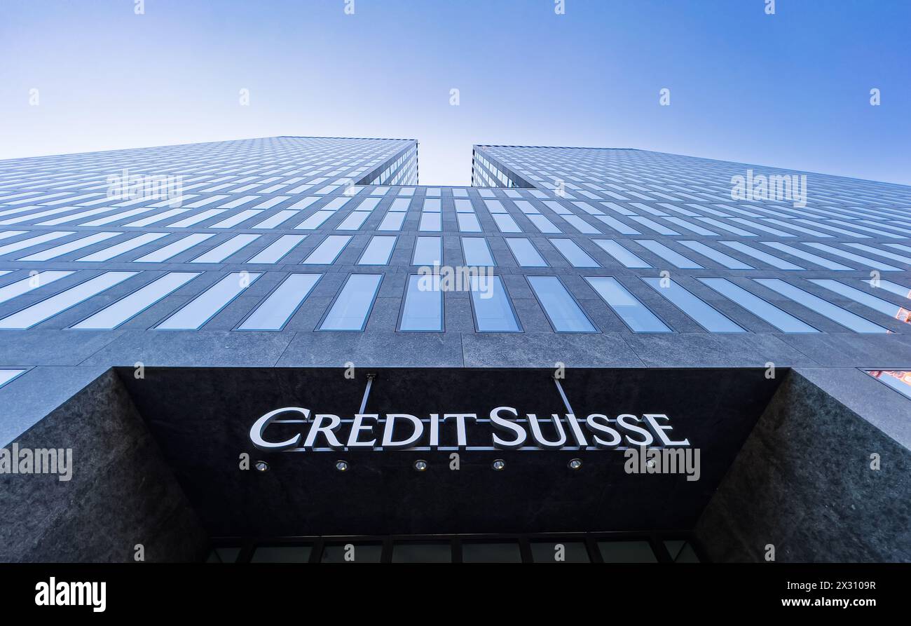 DAS Credit Suisse Gebäude im sogenannte WTC a Zürich-Oerlikon. (Zürich, Svizzera, 13.08.2022) Foto Stock