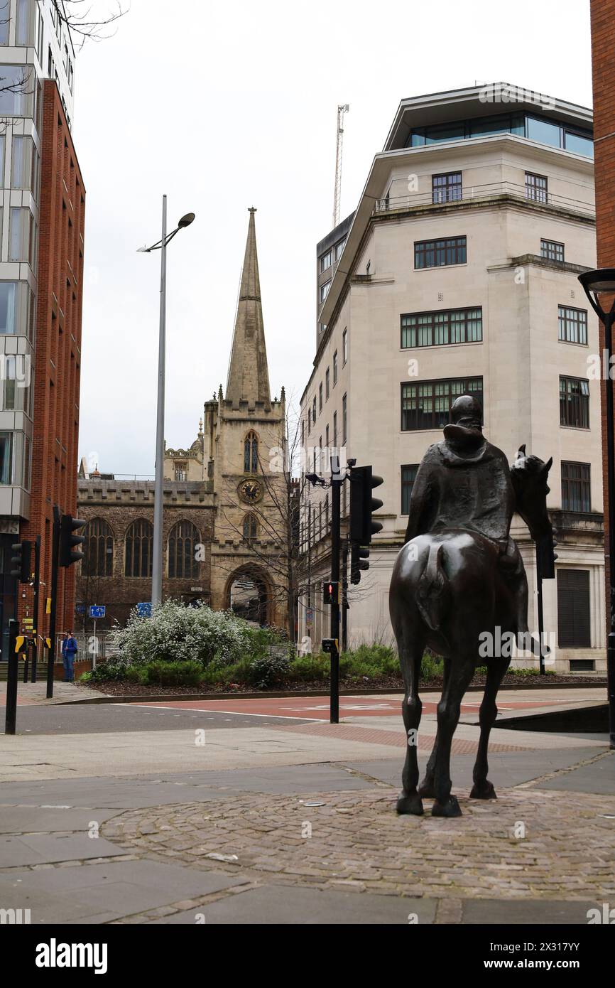 Bristol, Inghilterra - 29 marzo 2024: La statua del cavaliere di Lewin's Mead nel centro storico di Bristol Foto Stock