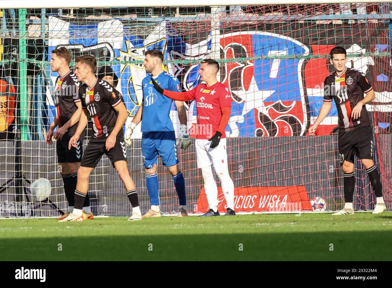 2023.12.17 Cracovia, Polonia calcio fortuna 1 Liga 23/24, Wisla Cracovia - Polonia Warszawa op: Angel Rodado, Jakub Lemanowicz, Jan Majsterek Foto Stock