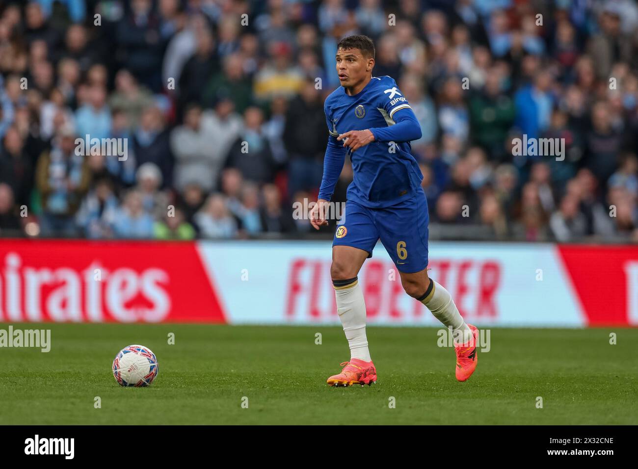 Thiago Silva di Chelsea- Manchester City contro Chelsea, la semifinale della Coppa degli Emirati Arabi, Wembley Stadium, Londra, Regno Unito - 20 aprile 2024 Foto Stock