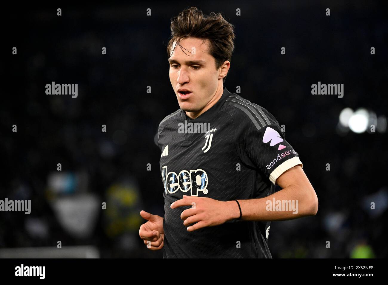 Federico Chiesa della Juventus FC guarda durante la semifinale di Coppa Italia tra SS Lazio e Juventus FC allo stadio Olimpico di Roma (Italia), 23 aprile 2024. Foto Stock