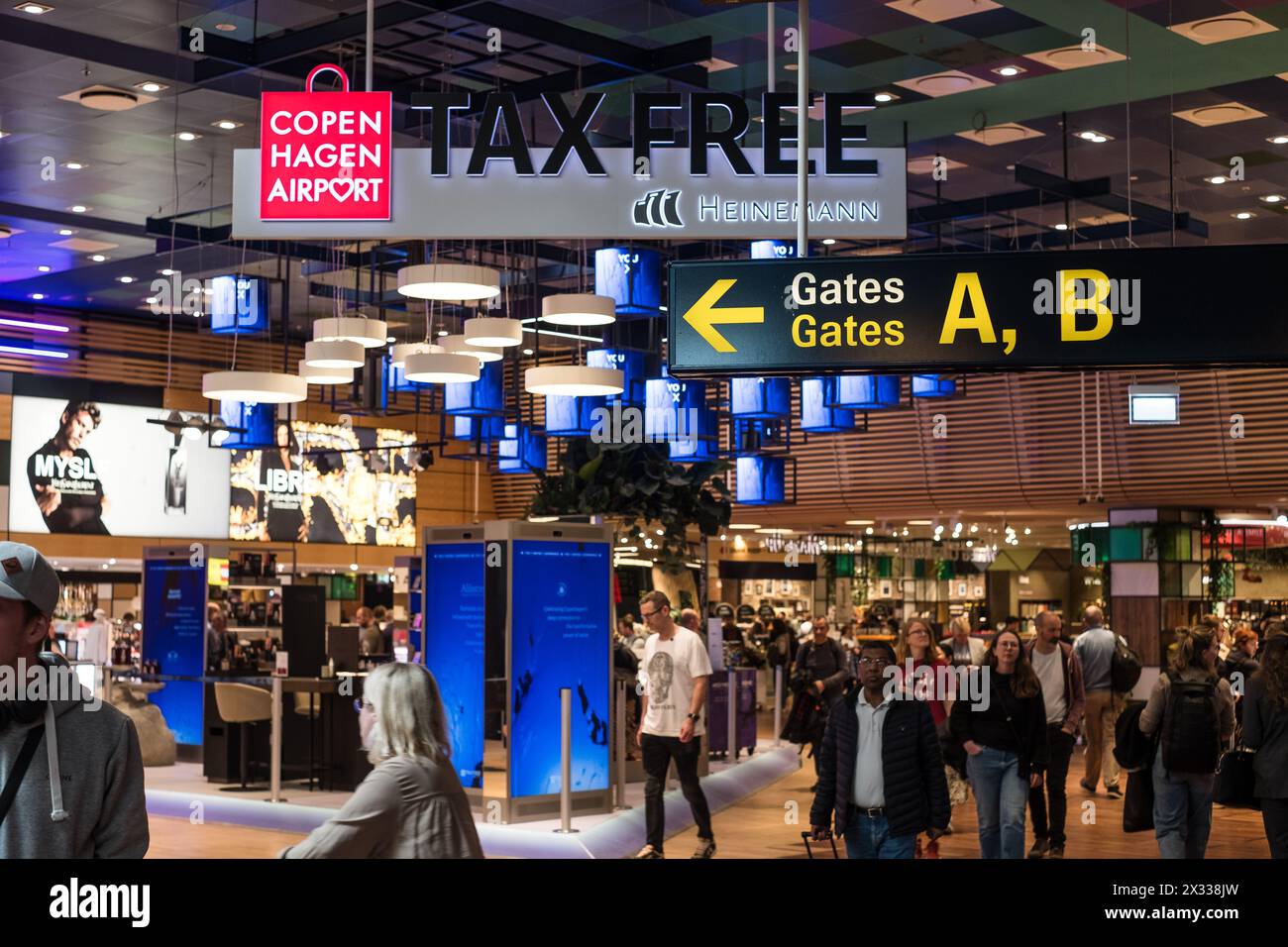 Copenaghen, Danimarca - 7 aprile 2024: Vista esterna dell'aeroporto di Copenaghen. Il più grande aeroporto dei paesi nordici. Foto Stock