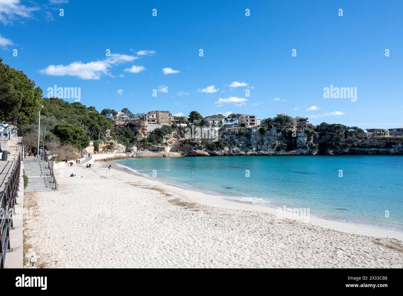 Maiorca, Isole Baleari, Spagna, Platja de Portocristo è una spiaggia di sabbia bianca nel centro di Porto Cristo, solo editoriale. Foto Stock
