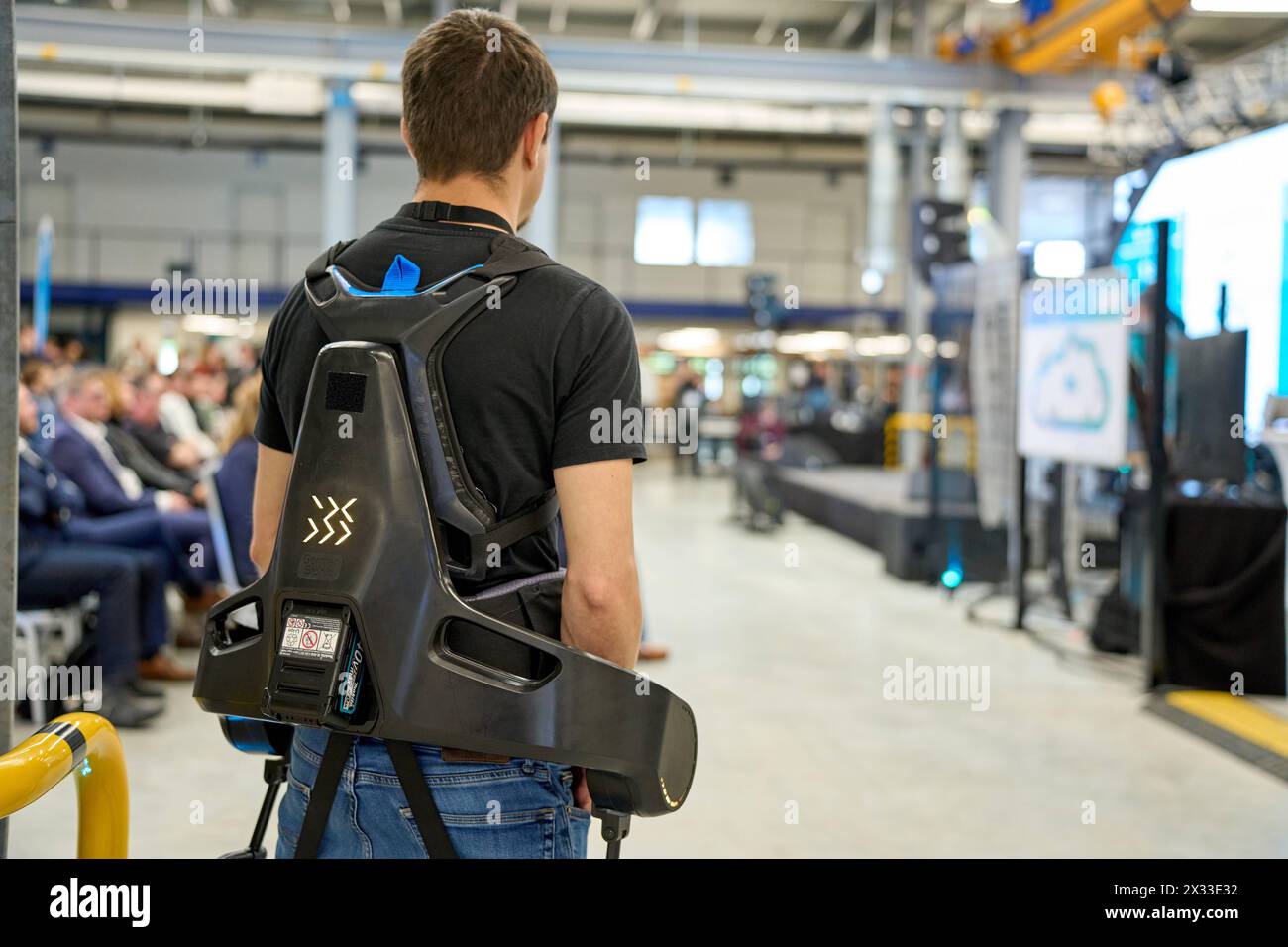 DATA RECORD NON DICHIARATA Augusta, Baviera, Germania - 24 aprile 2024: presentazione della rete ai di Augusta Un modello di successo per la Svevia nella sala di ricerca ai Halle 43 dell'Università di Augusta *** Präsentation des KI-Netzwerks Augsburg Ein Erfolgsmodell für Schwaben in der KI-Forschungshalle Halle 43 der Universität Augsburg Foto Stock