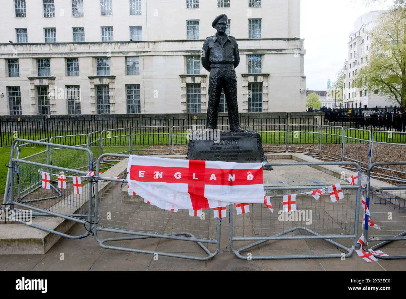 Whitehall, Londra, Regno Unito. 24 aprile 2024. St George's Day, resti della protesta di estrema destra a Whitehall, Londra. Crediti: Matthew Chattle/Alamy Live News Foto Stock