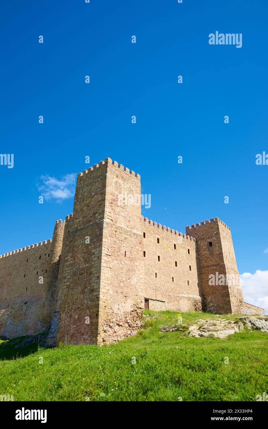 Vista esterna del castello di Siguenza, oggi utilizzato come hotel di lusso nella provincia di Guadalajara, Castilla la Mancha in Spagna Foto Stock