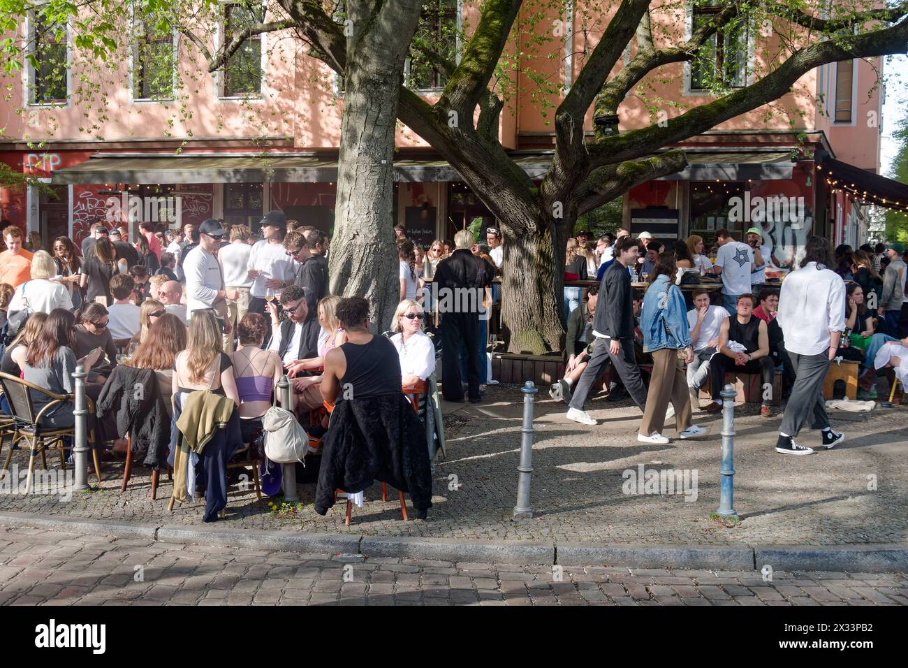 La Maison, Cafe am Paul-Lincke-Ufer a Kreuzberg, Frühling, Berlino Foto Stock