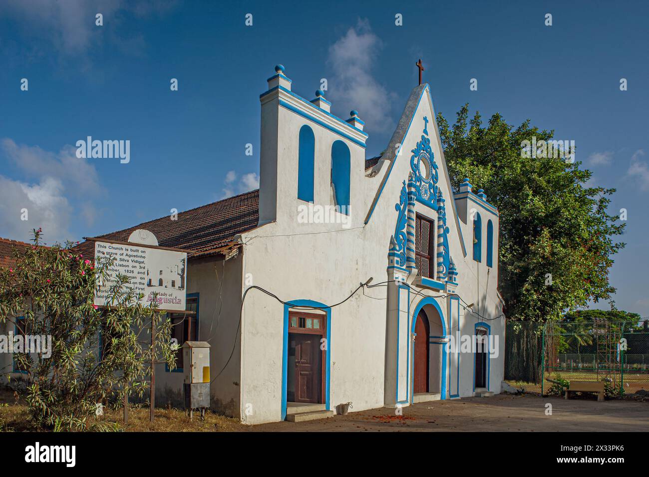 05 25 2011 Vintage Old Our Lady of Angustia Church, daman, union Territory India Asia. Foto Stock