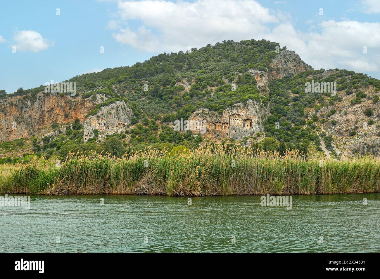 Tombe reali di Licia scolpite nella roccia, presso la popolare destinazione turistica di Dalyan, provincia di Mugla, Turchia Foto Stock