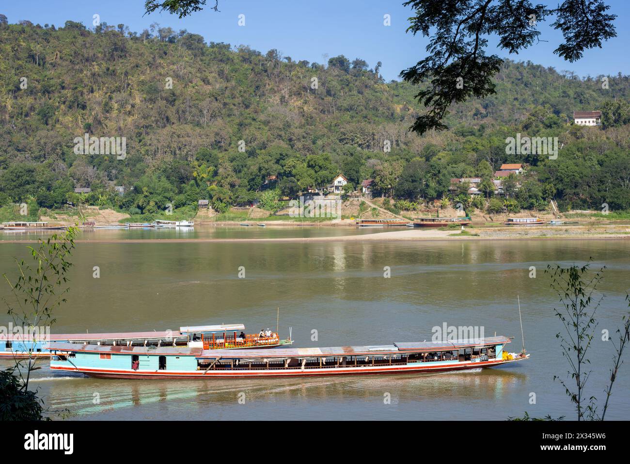 Blick über Den Mekong BEI Luang Prabang, Provinz Luang Prabang, Laos, Asien Foto Stock