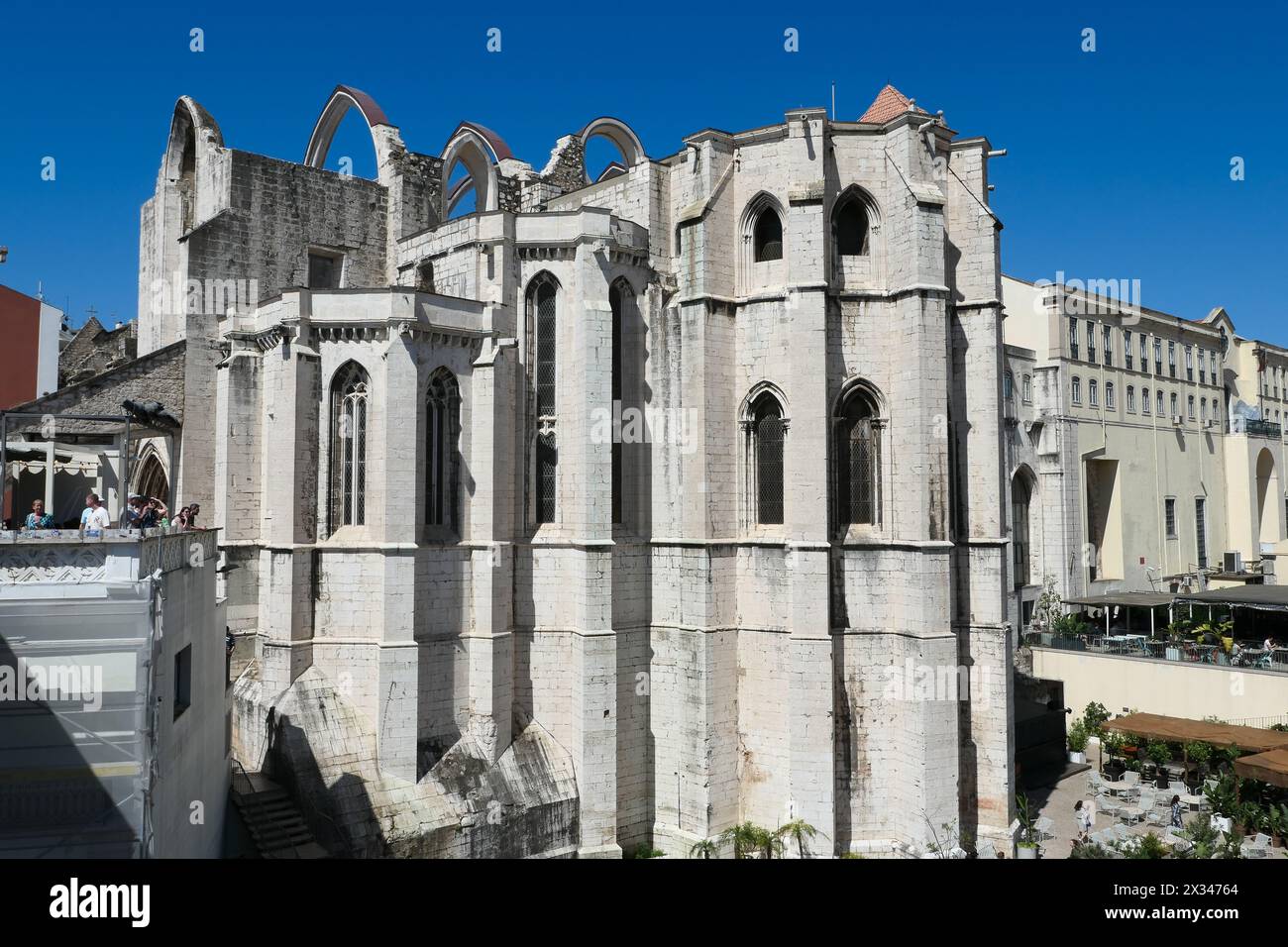 Lisbona, Portogallo. 21 aprile. 2024. Vista aerea couvent des Carmes. Vista aerea di un monumento e museo archeologico. Foto Stock