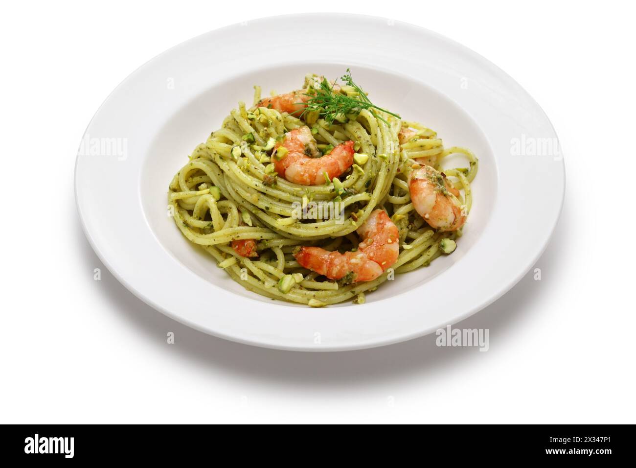 Pasta siciliana con pesto al pistacchio e gamberi, cucina italiana Foto Stock