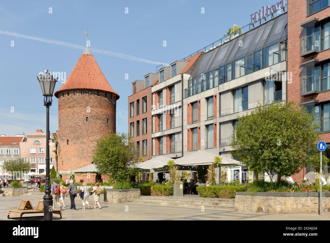 Swan Tower e Hilton Hotel nella città Vecchia di Danzica, Polonia, Europa, UE Foto Stock
