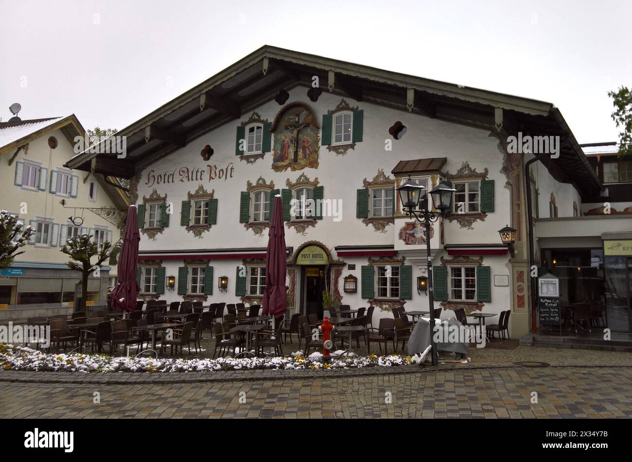 Oberammergau ist eine Gemeinde im oberbayerischen Landkreis Garmisch-Partenkirchen - SIE liegt im Naturpark Ammergauer Alpen. Der gleichnamige Hauptort ist Sitz der Gemeindeverwaltung. Foto: Hotel alte Post *** Oberammergau è un comune del distretto dell'alta Baviera di Garmisch Partenkirchen e si trova nel Parco naturale delle Alpi Ammergau. La città principale con lo stesso nome è la sede dell'amministrazione comunale foto Hotel alte Post Foto Stock