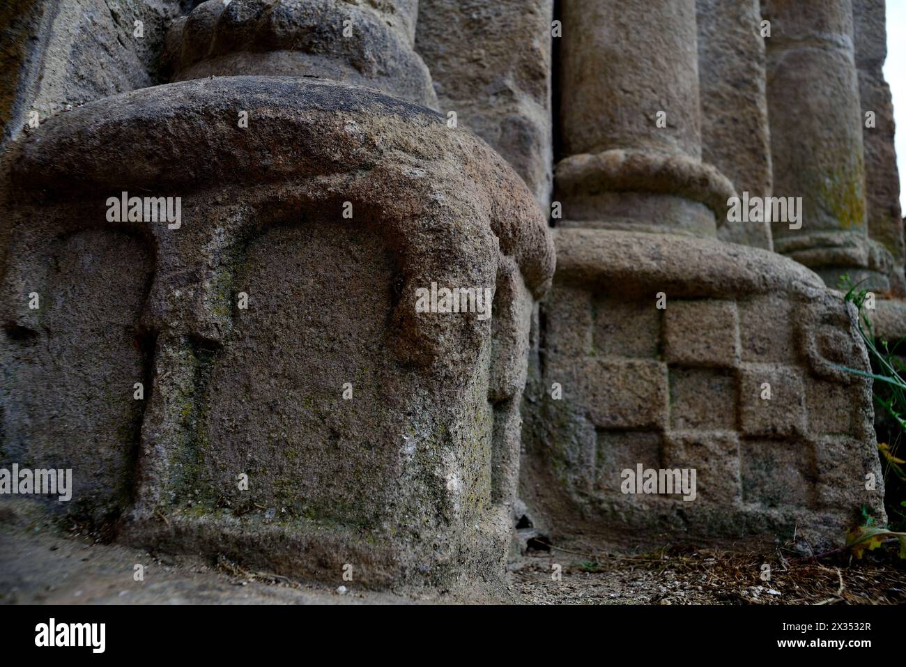 Dettagli della chiesa di Santo Estebo de Atan, Panton, Lugo, Spagna Foto Stock