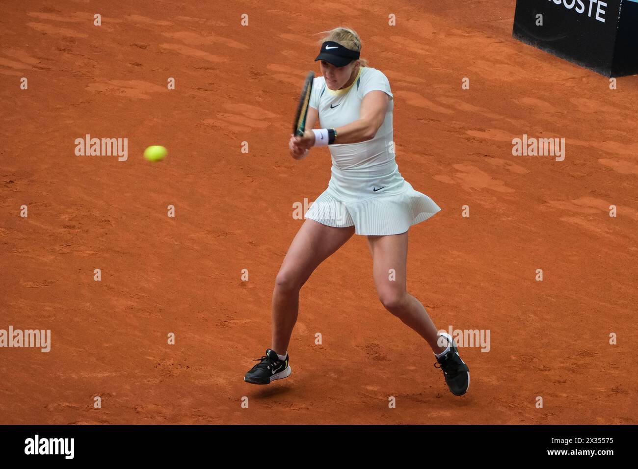 Mirra Andreyeva di Russia durante la partita del secondo giorno del mutua Madrid Open a la Caja Magica il 24 aprile 2024 a Madrid, Spagna. Foto Stock