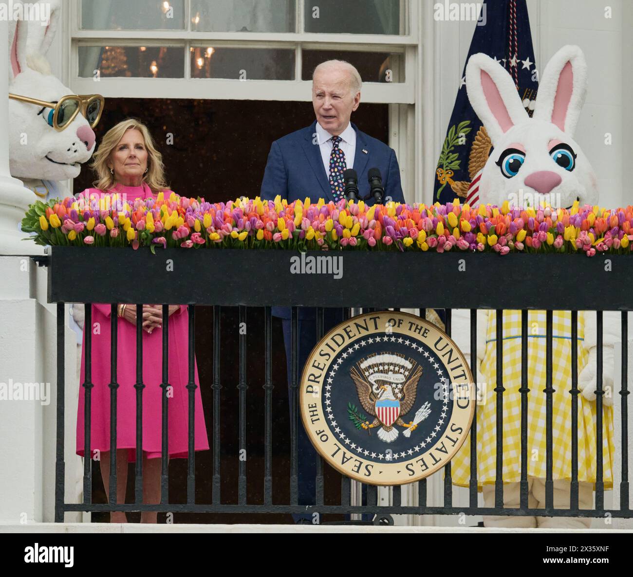WASHINGTON, D.C., USA - 1 APRILE 2024: Il presidente Joe Biden e la First Lady Jill Biden rilasciano le loro osservazioni al White House Easter Egg Roll del 2024. Foto Stock