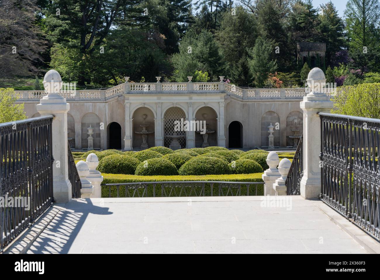 Kennett Square, Pennsylvania – 22 aprile 2024: Splendidi giardini Longwood. Longwood Gardens si trova a Kennett Square, Pennsylvania, e copre oltre 1.077 A. Foto Stock
