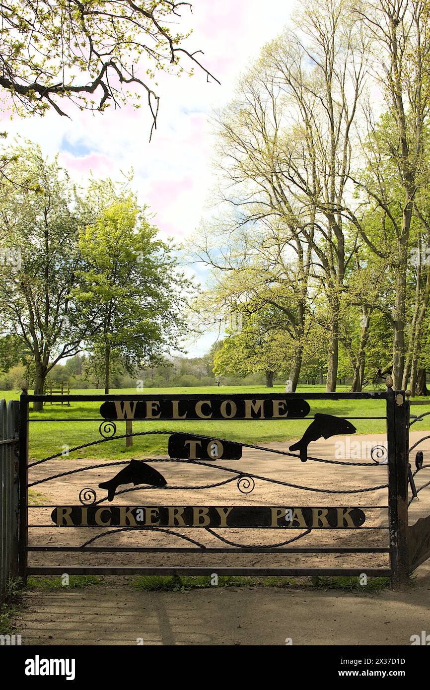 Rickerby Park Carlisle Gate, vista dall'ingresso del Memorial Bridge. Aprile 2024. Carlisle, Cumbria, Regno Unito Foto Stock