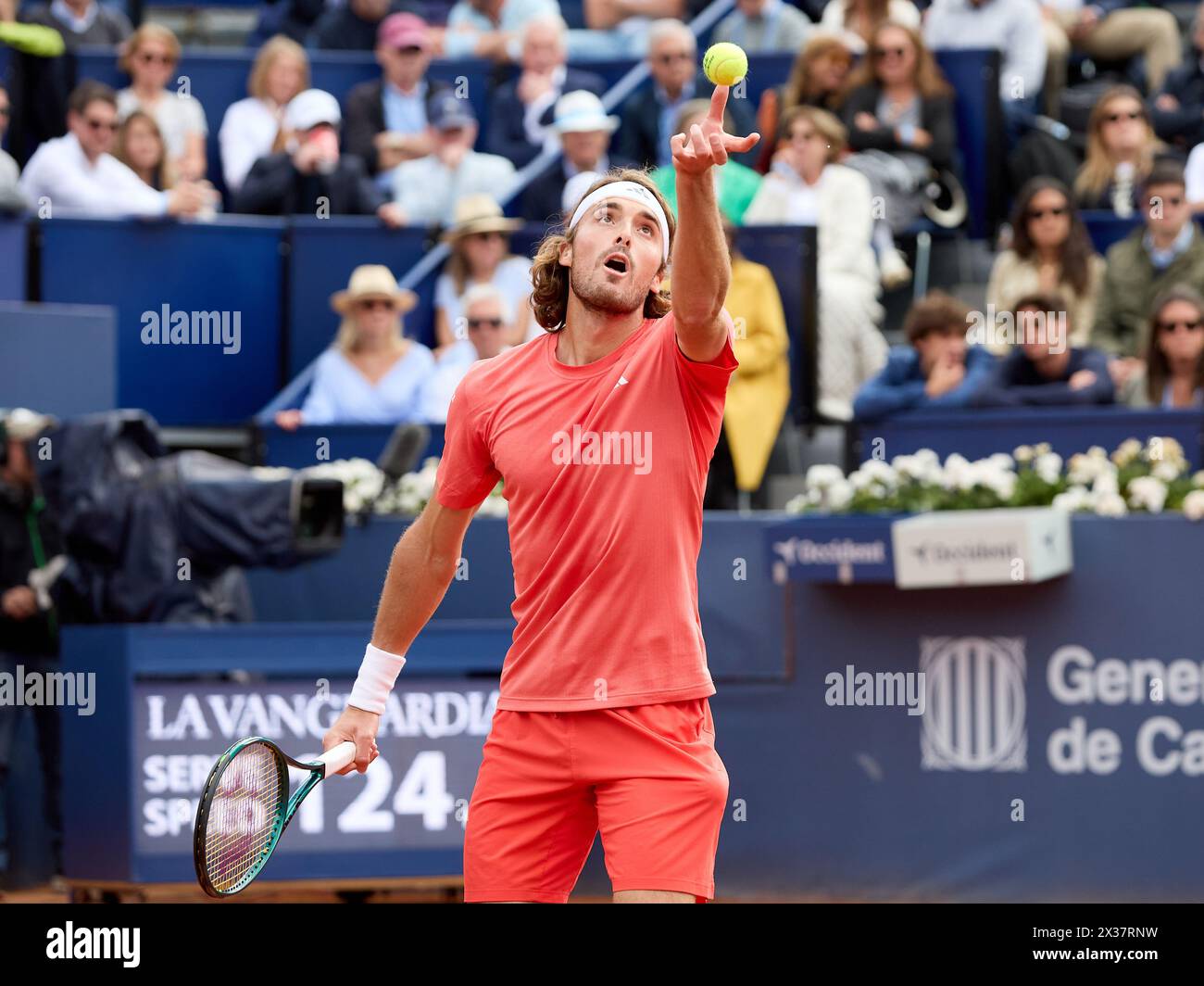 Barcellona, Spagna. 21 aprile 2024. Stefanos Tsitsipas della Grecia in azione contro Casper Ruud della Norvegia durante la loro finale il giorno 7 del Barcelona Open Banc Sabadell al Real Club De Tenis Barcelona il 21 aprile 2024 a Barcellona, Spagna crediti: DAX Images/Alamy Live News Foto Stock