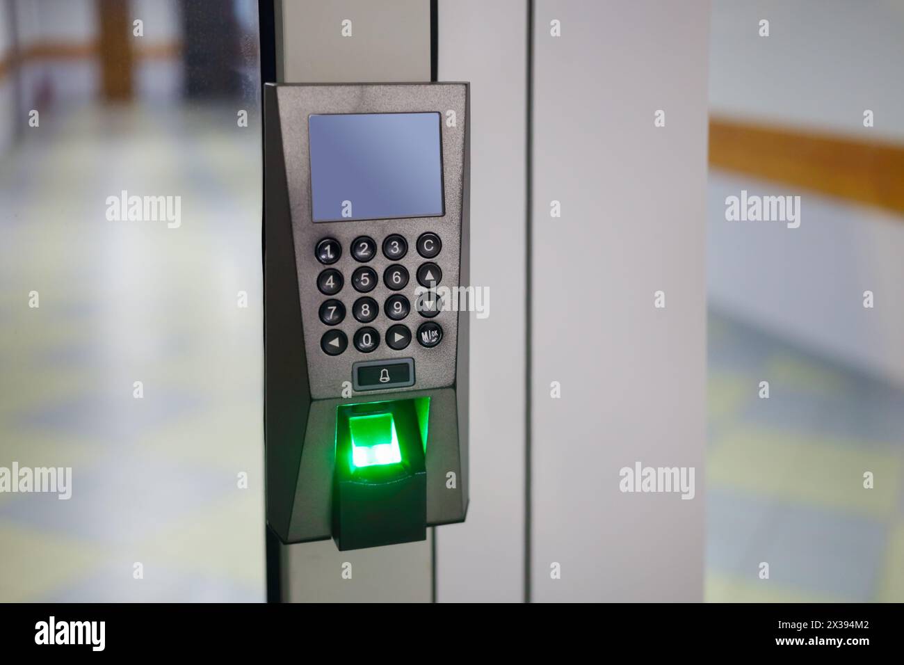 Dispositivo per la lettura delle schede per l'accesso all'ufficio moderno, dof poco profondo Foto Stock